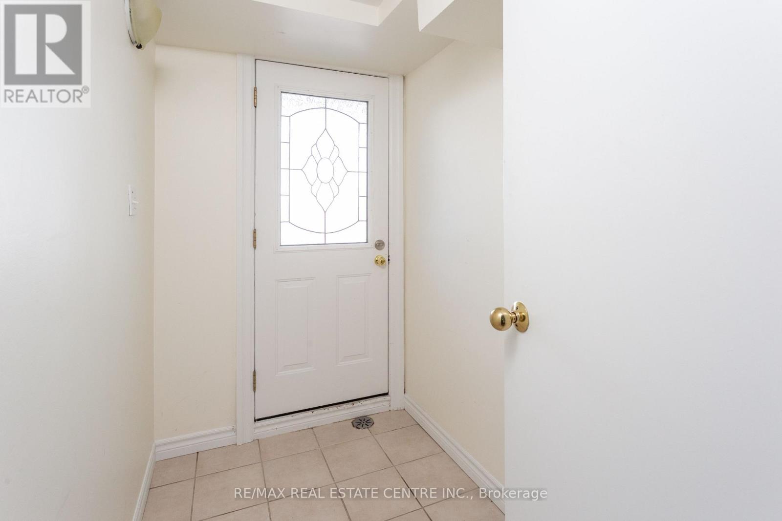 3335 HOMARK DRIVE - 26