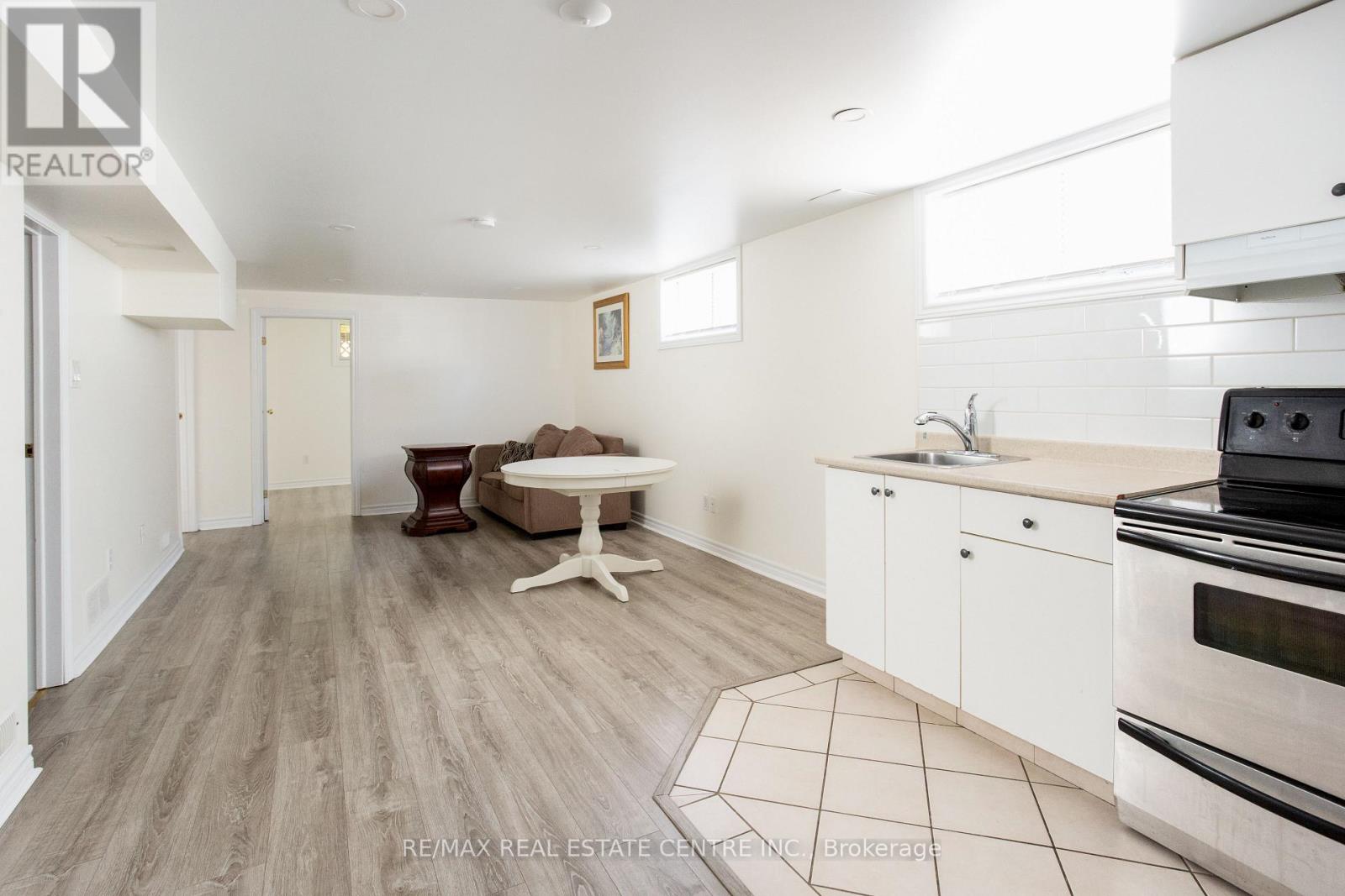 3335 HOMARK DRIVE - 27