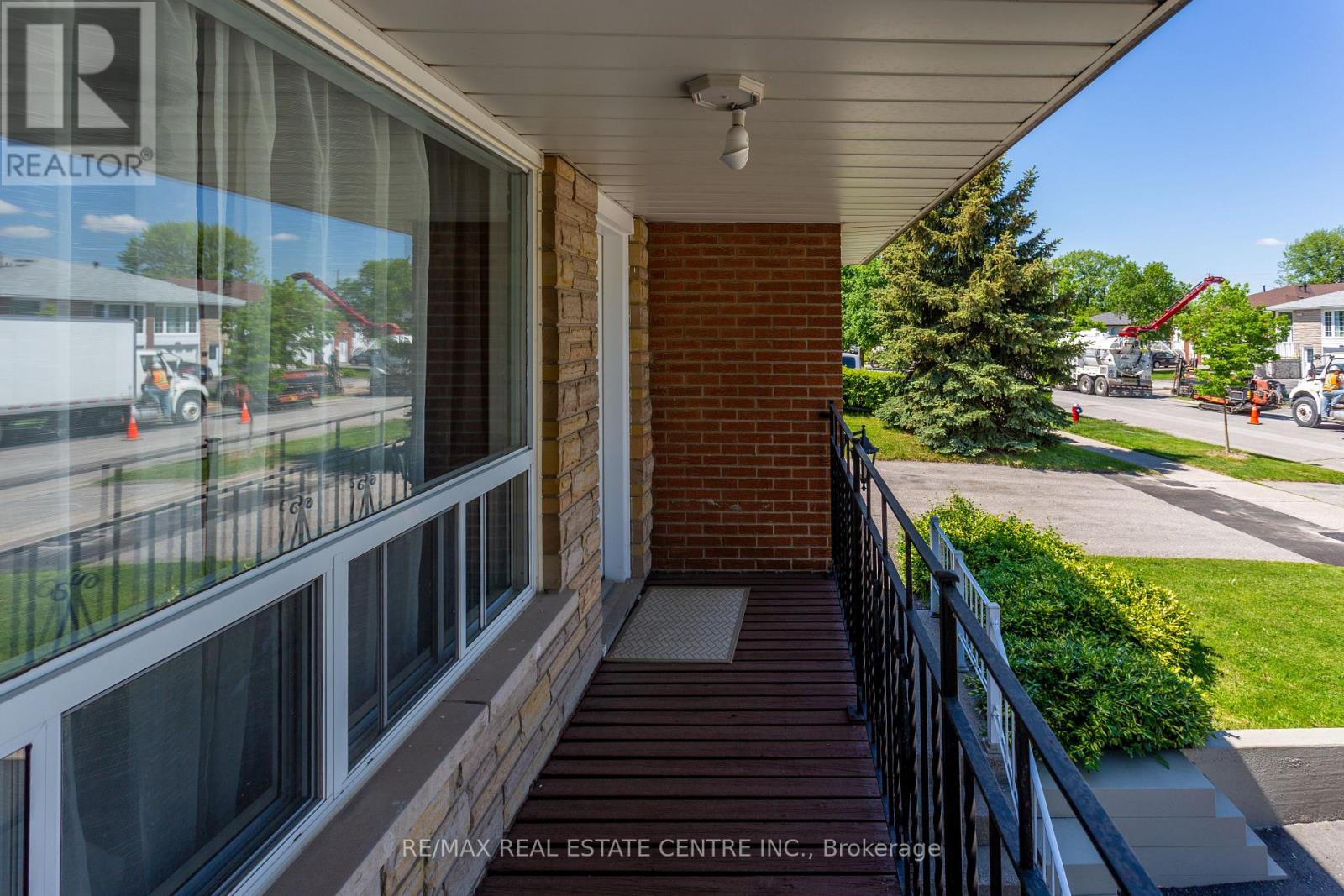 3335 HOMARK DRIVE - 25