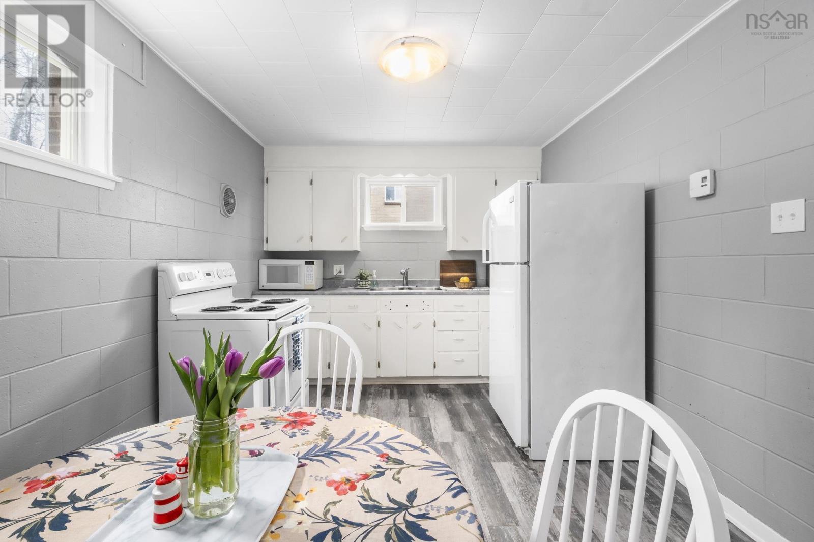 Property 35 of 40 of 73/75 Pleasant Street