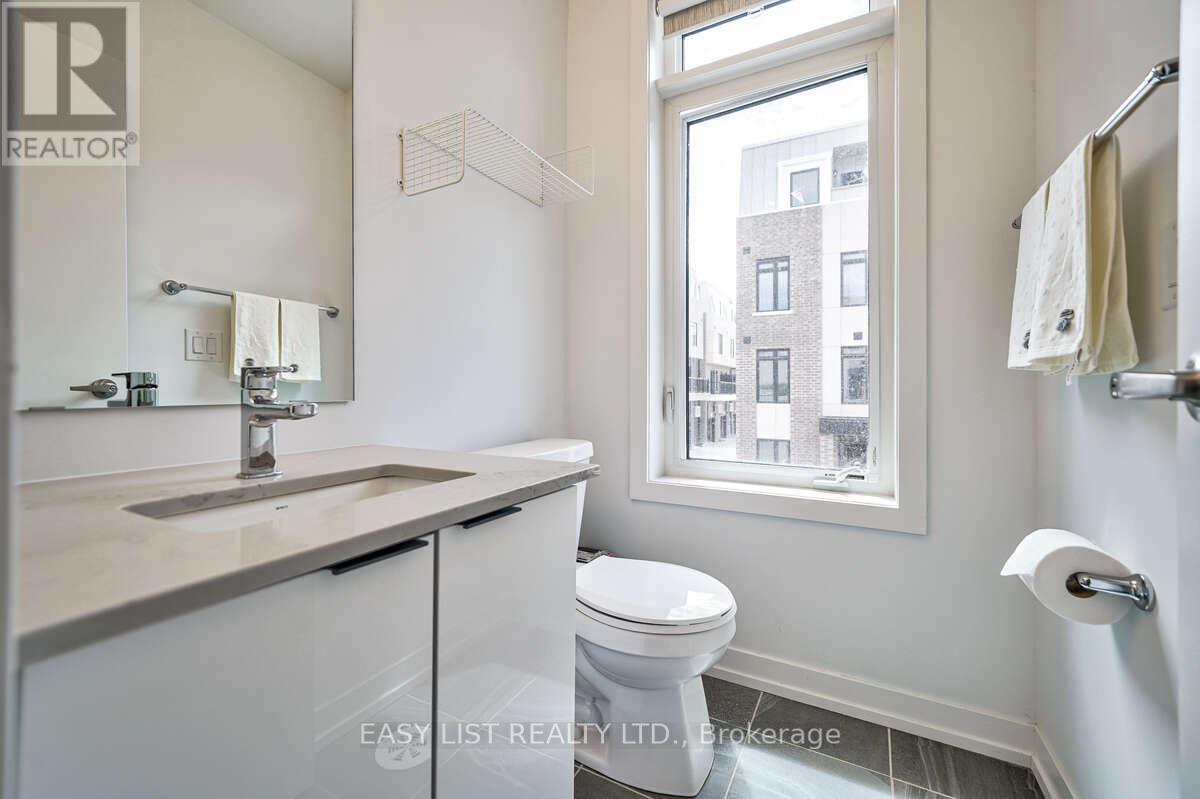 27 SPRUCE PINES CRESCENT - 12
