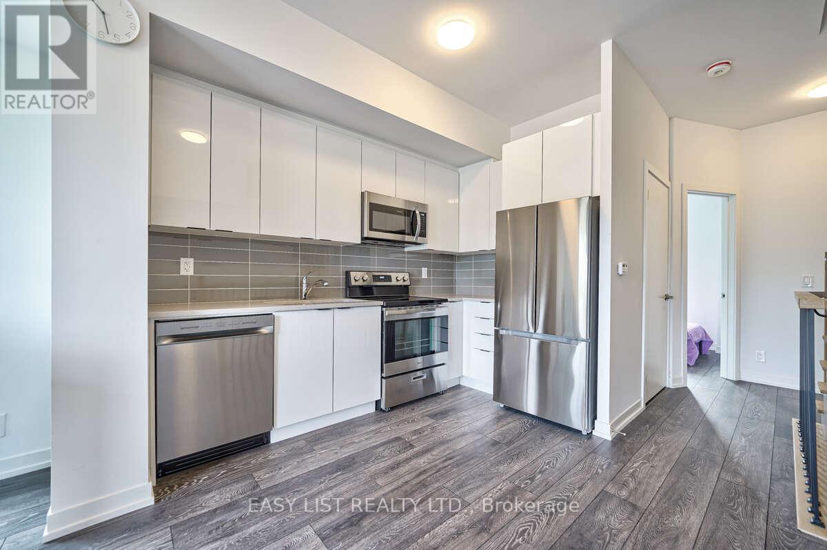 27 SPRUCE PINES CRESCENT - 17