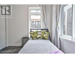 27 Spruce Pines Crescent, Toronto, ON M4A0A9 Photo 13