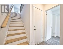 27 Spruce Pines Crescent, Toronto, ON M4A0A9 Photo 7
