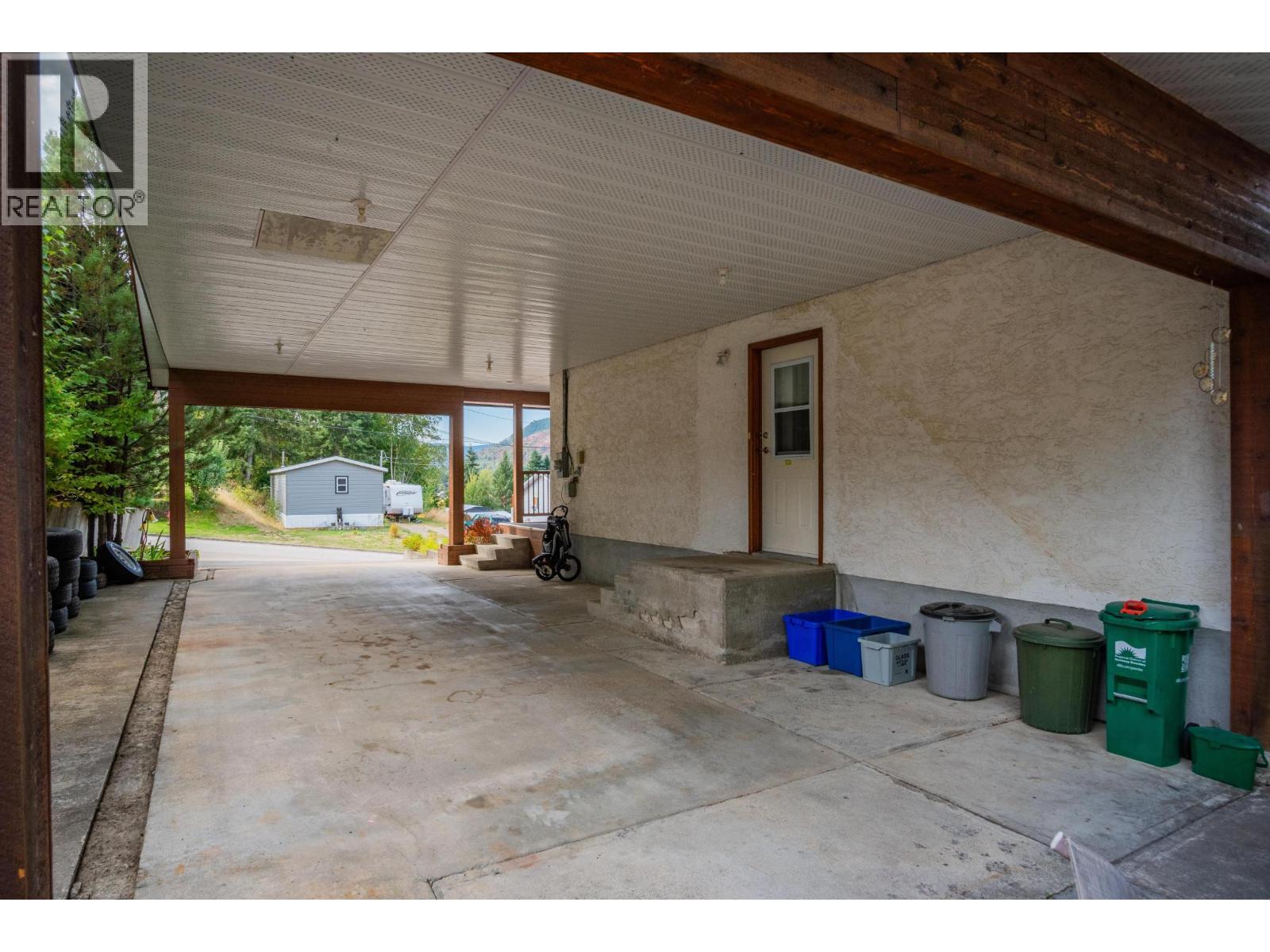 110 CEDAR Avenue - 33