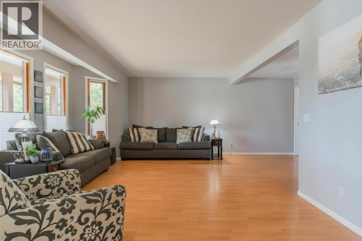 110 CEDAR Avenue - 4