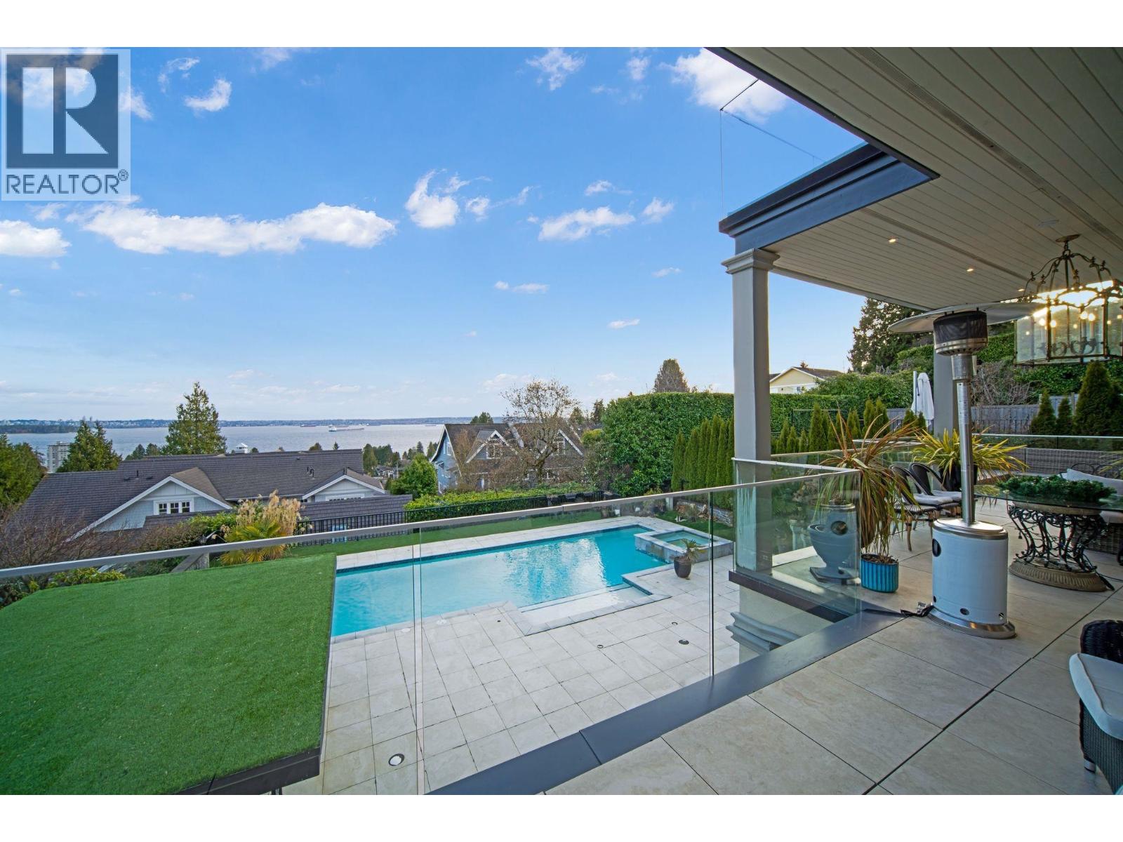 2538 OTTAWA AVENUE, West Vancouver