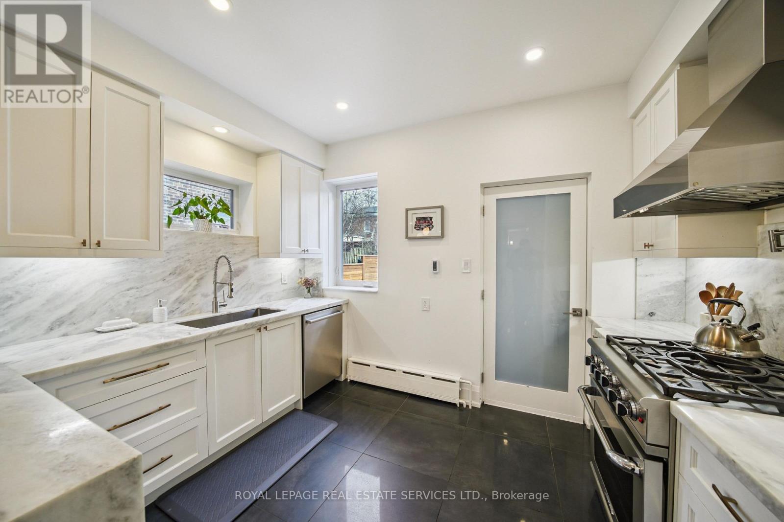 29 PARKSIDE DRIVE - 15