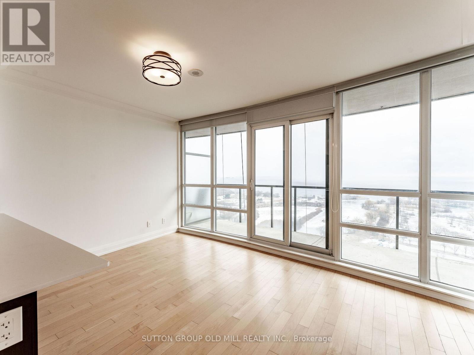 2108 - 2230 LAKE SHORE BOULEVARD W