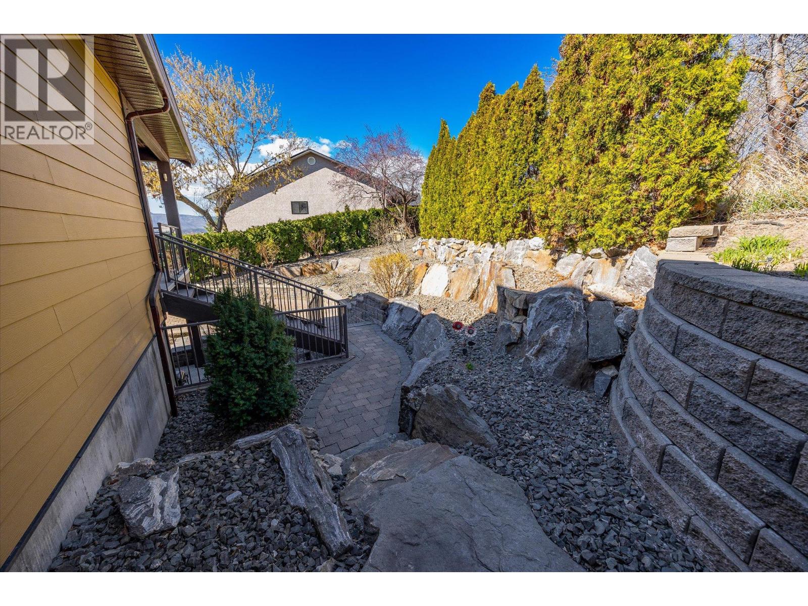 1018 Hume Avenue - 65
