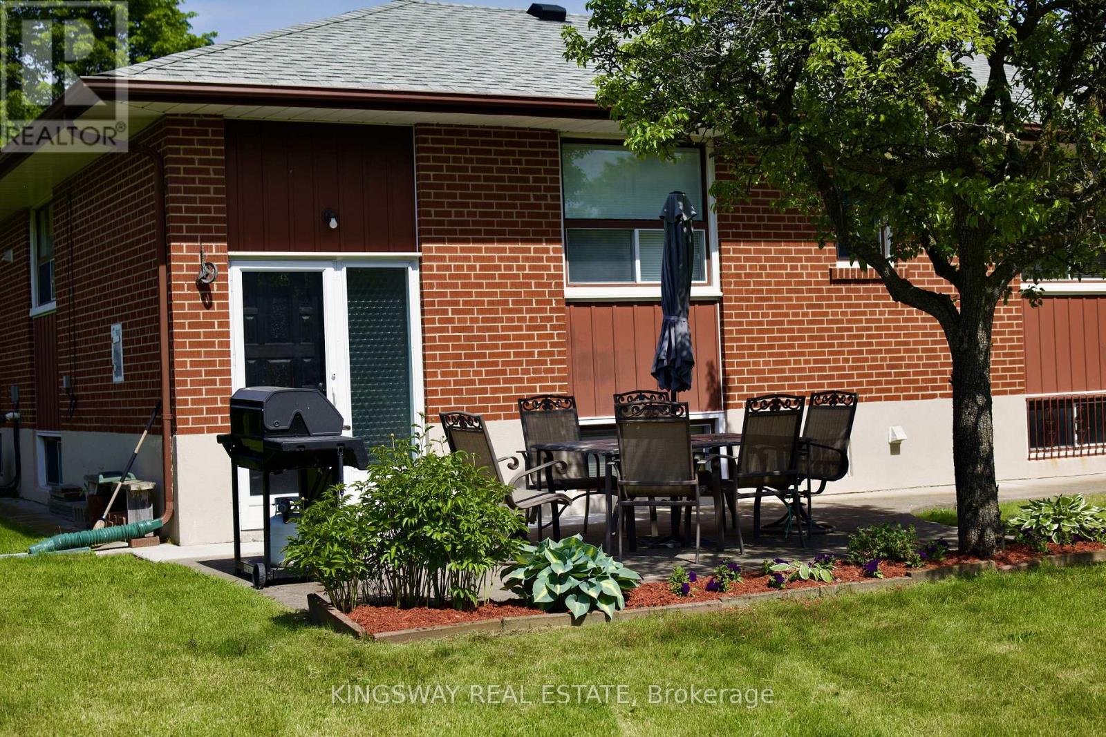 163 FLORADALE DRIVE - 31