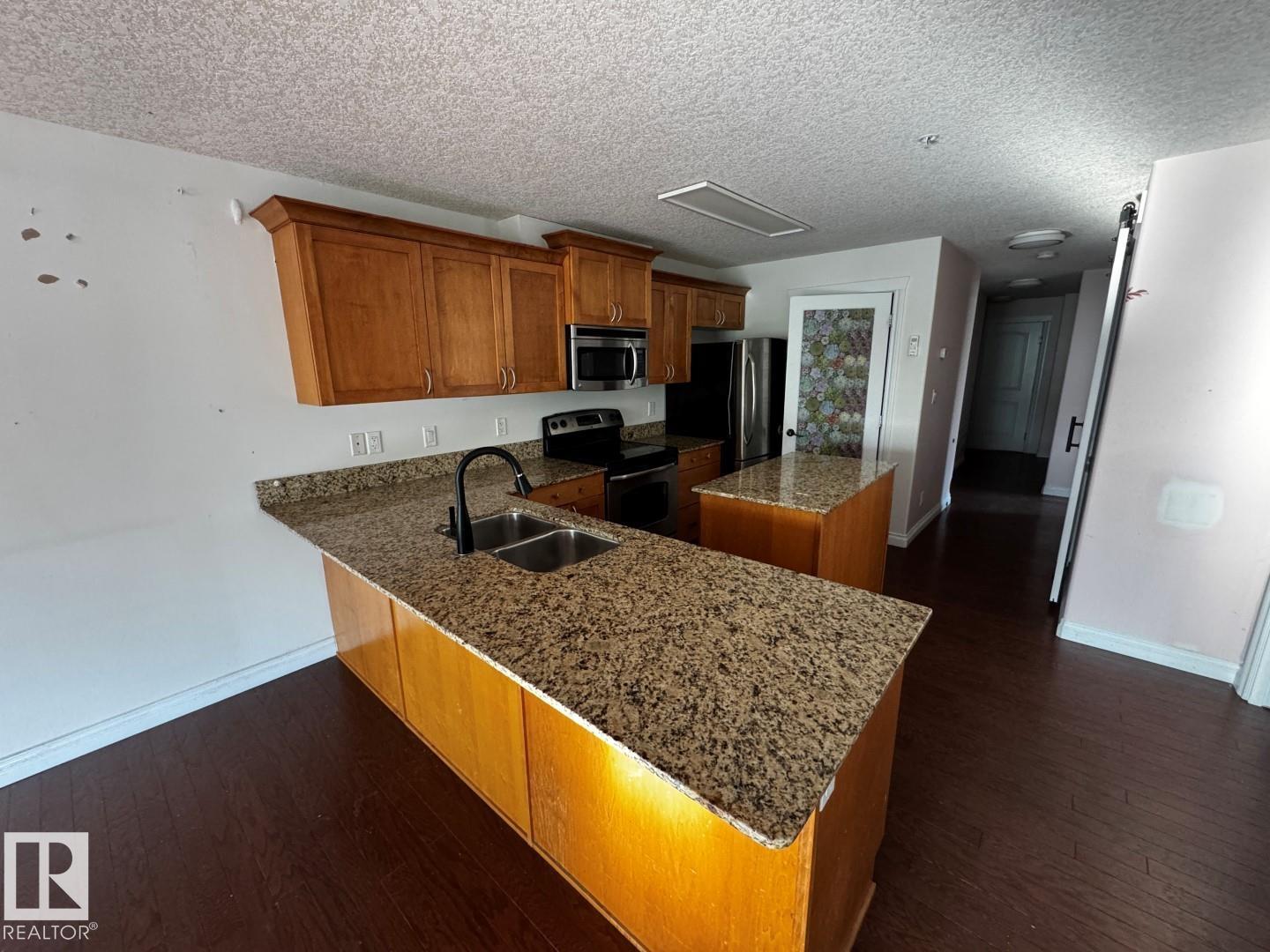 #301 10235 116 ST NW - 4