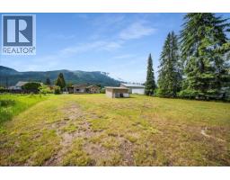 Living room - 309 12th Avenue, Genelle, BC V0G1G0 Photo 14