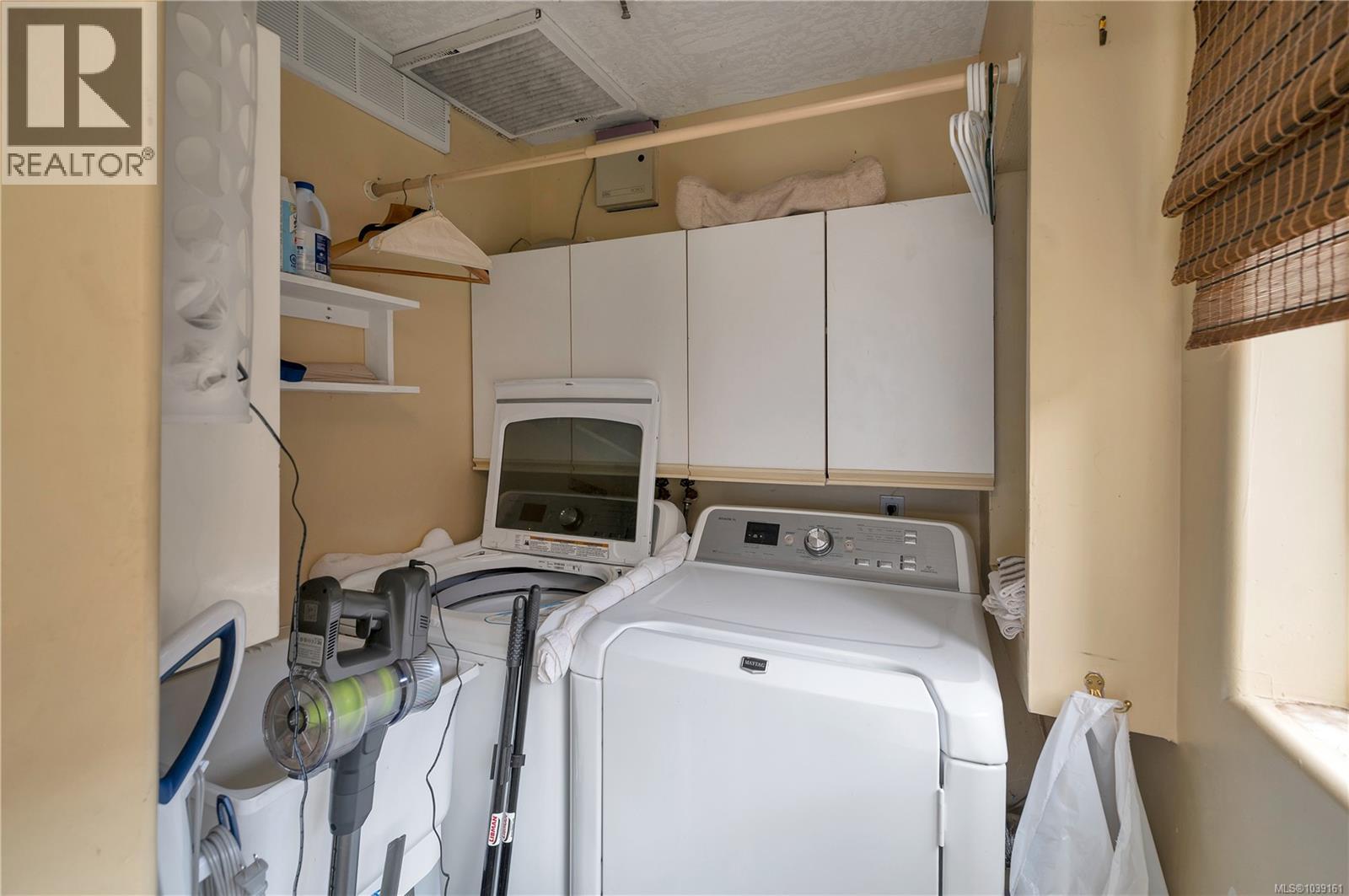 558 Alder St - 36