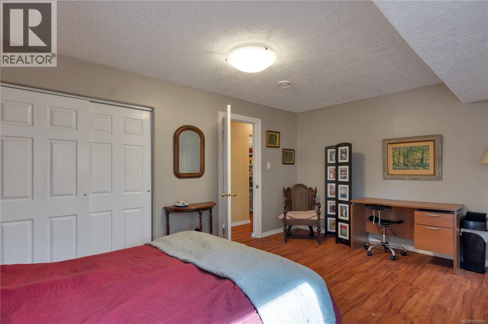 558 Alder St - 22