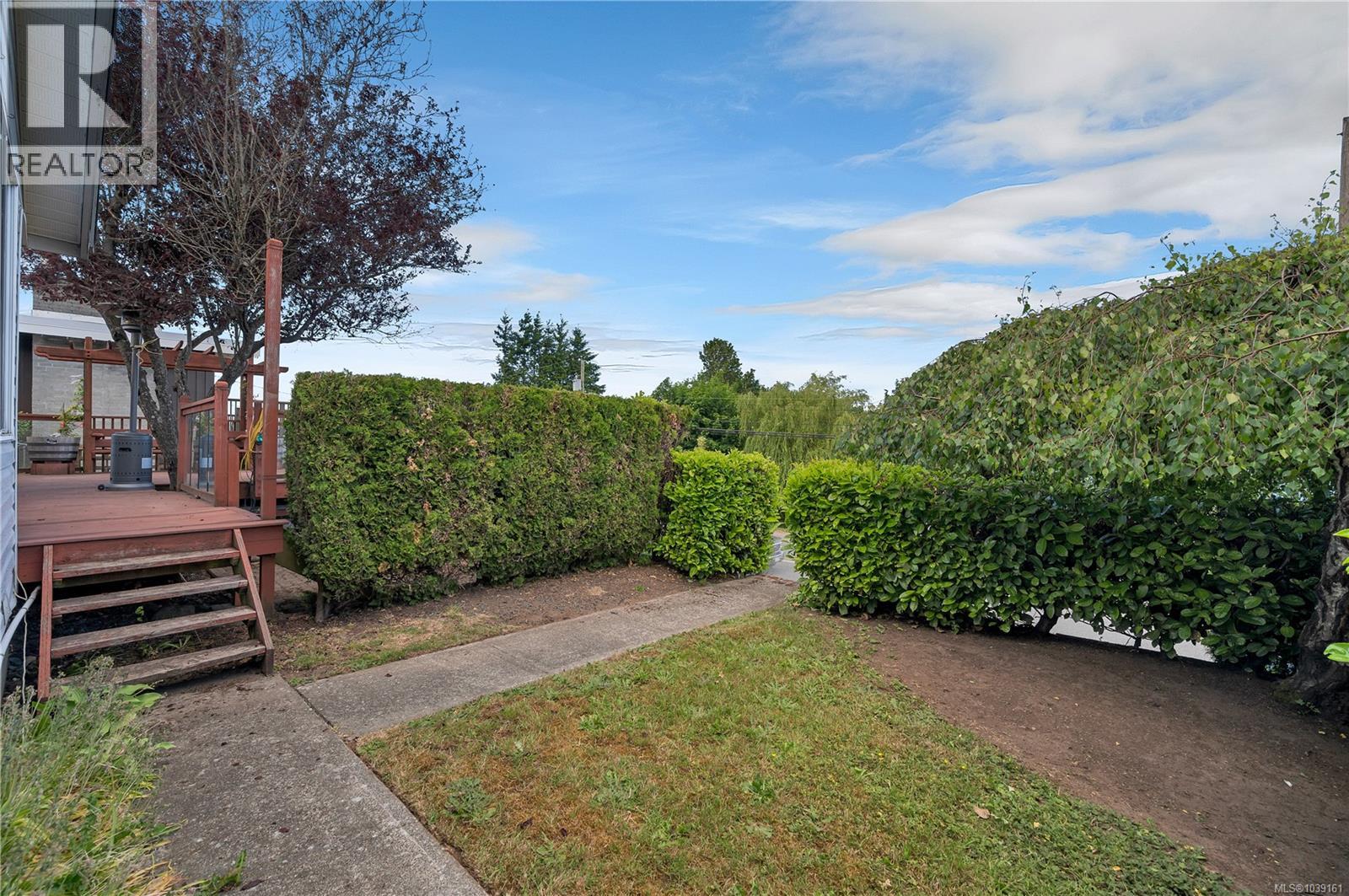 558 Alder St - 32