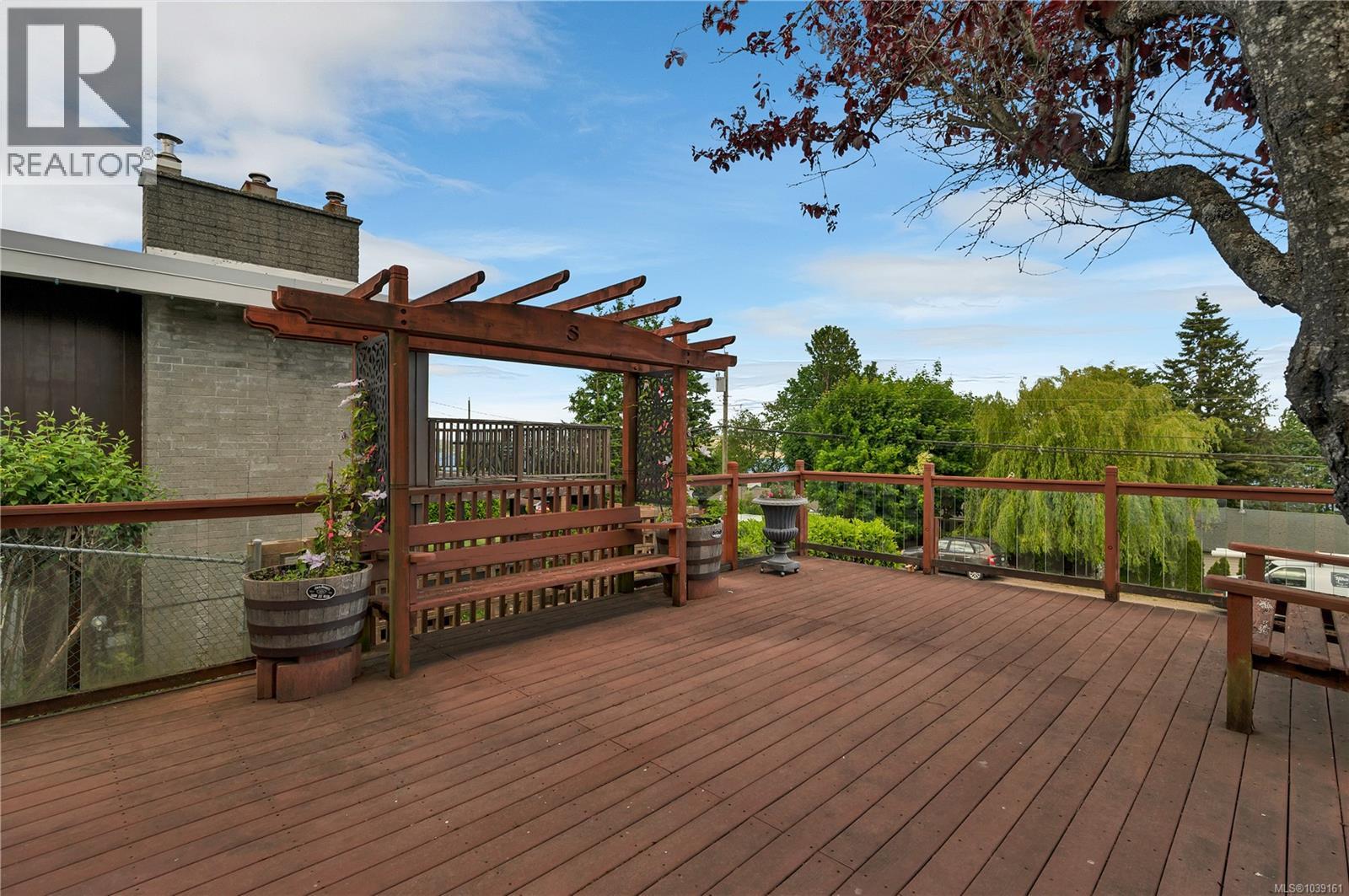 558 Alder St - 26