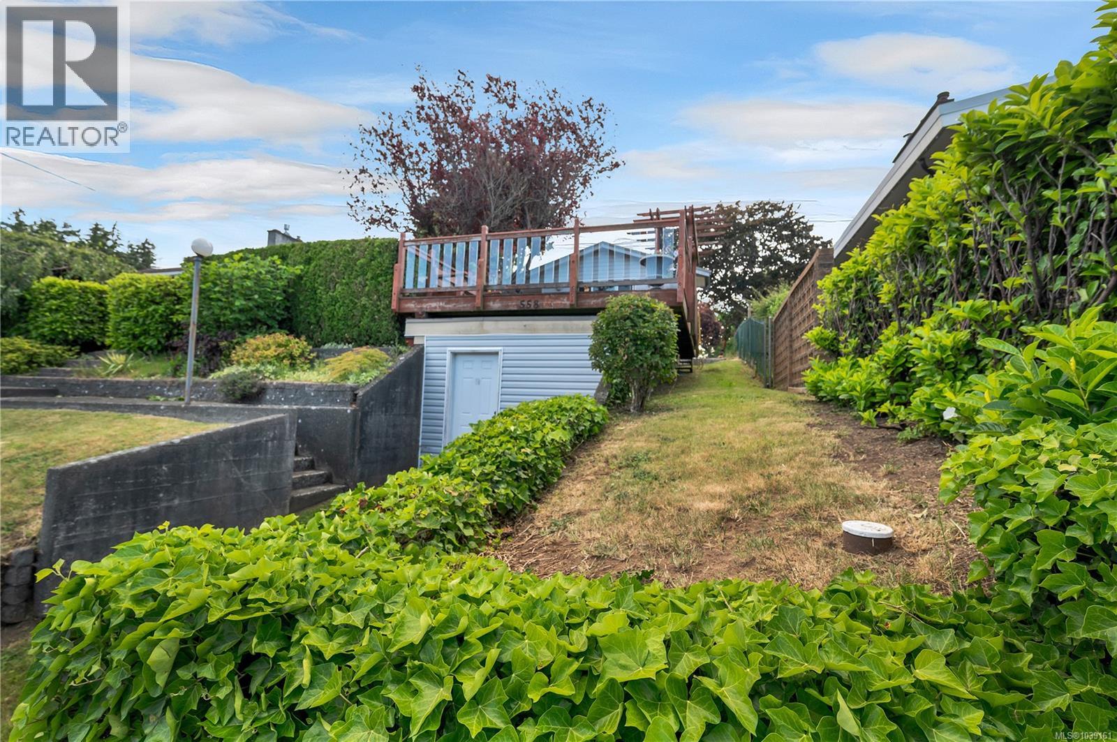 558 Alder St - 35