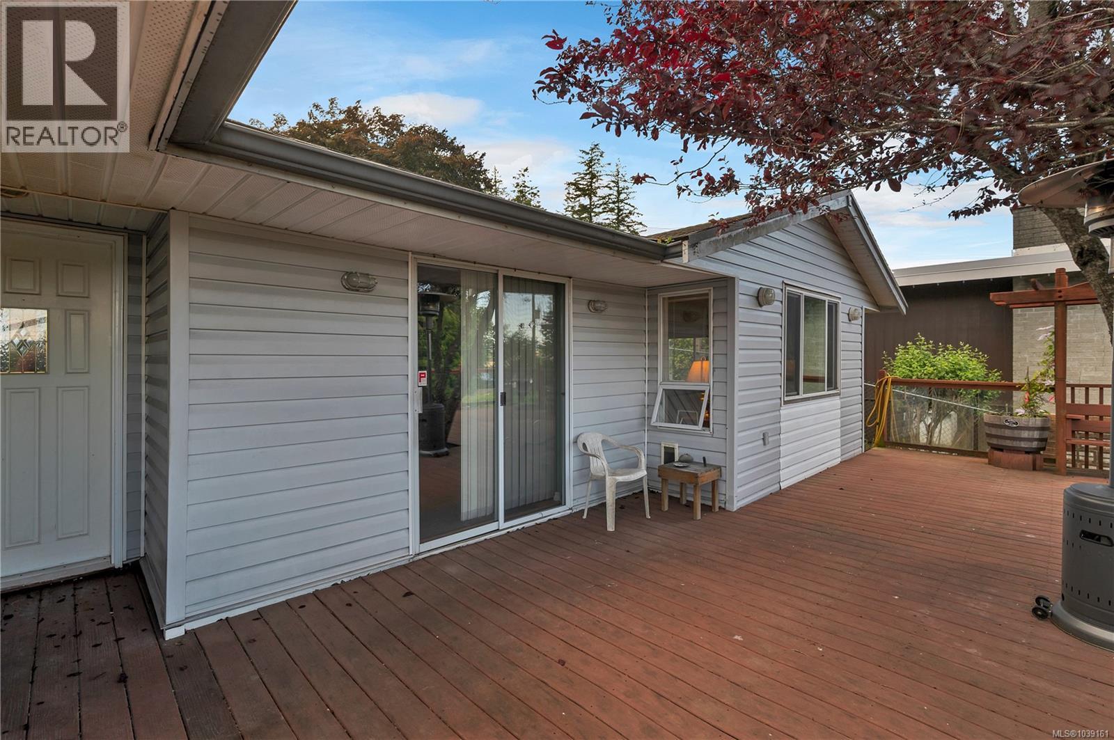 558 Alder St - 25