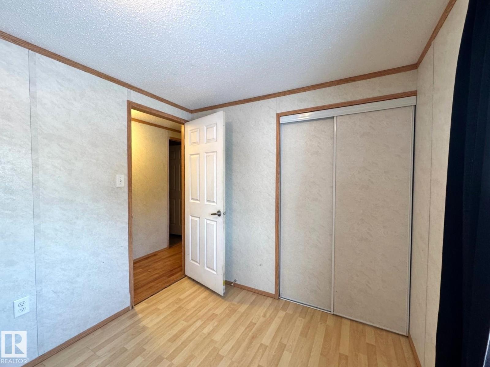 4732 54 AV — photo 22