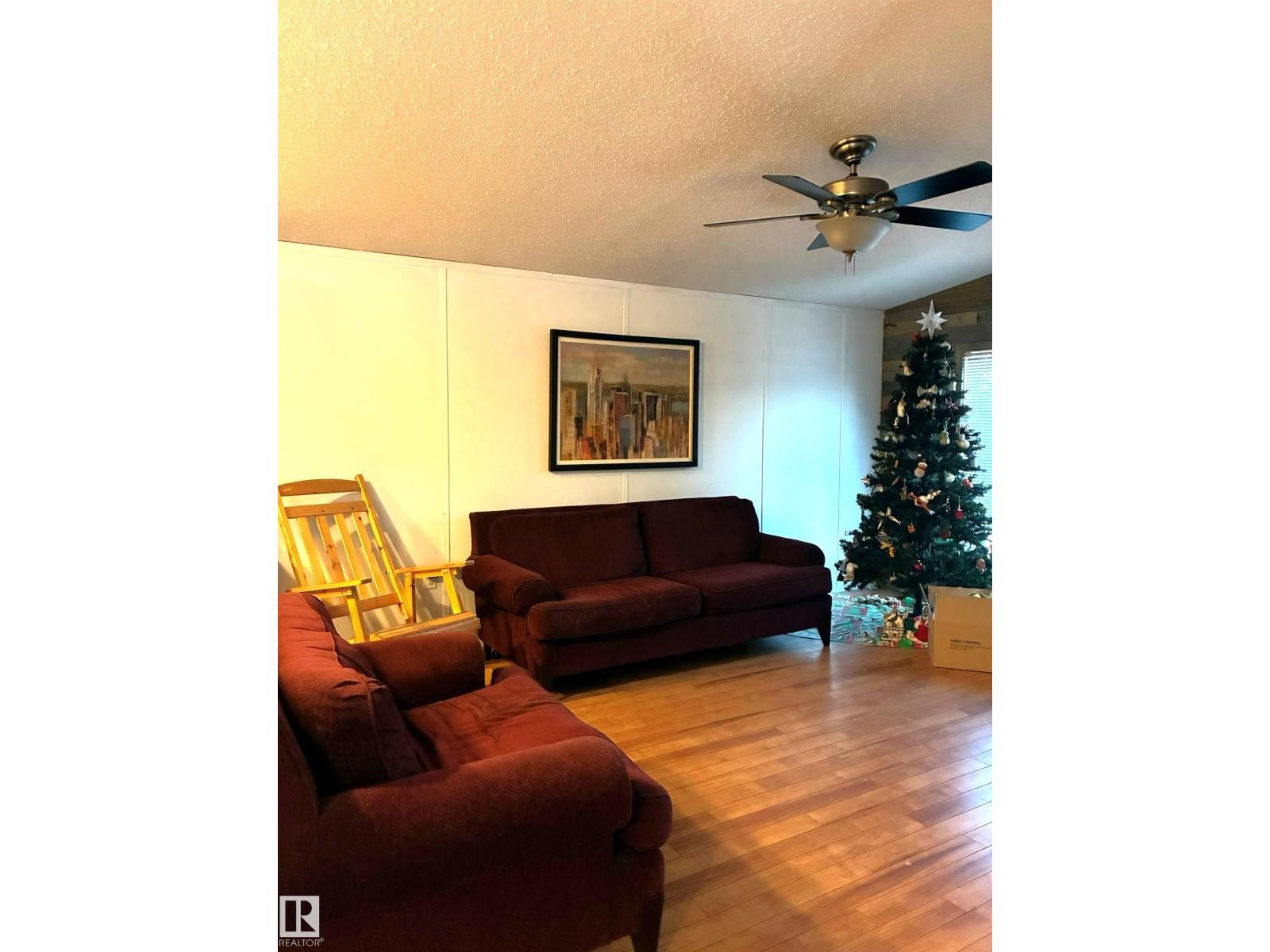 4732 54 AV — photo 14
