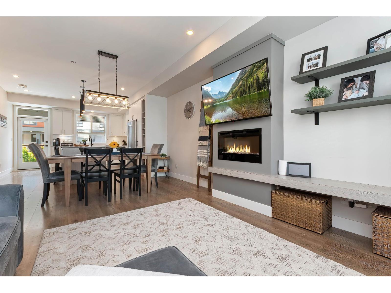30 45500 CAMPUS DRIVE, Garrison Crossing, Chilliwack