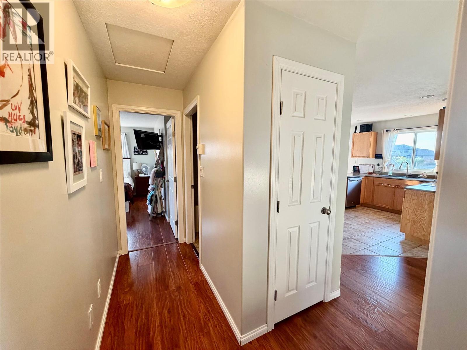 9005 19 Street - 13