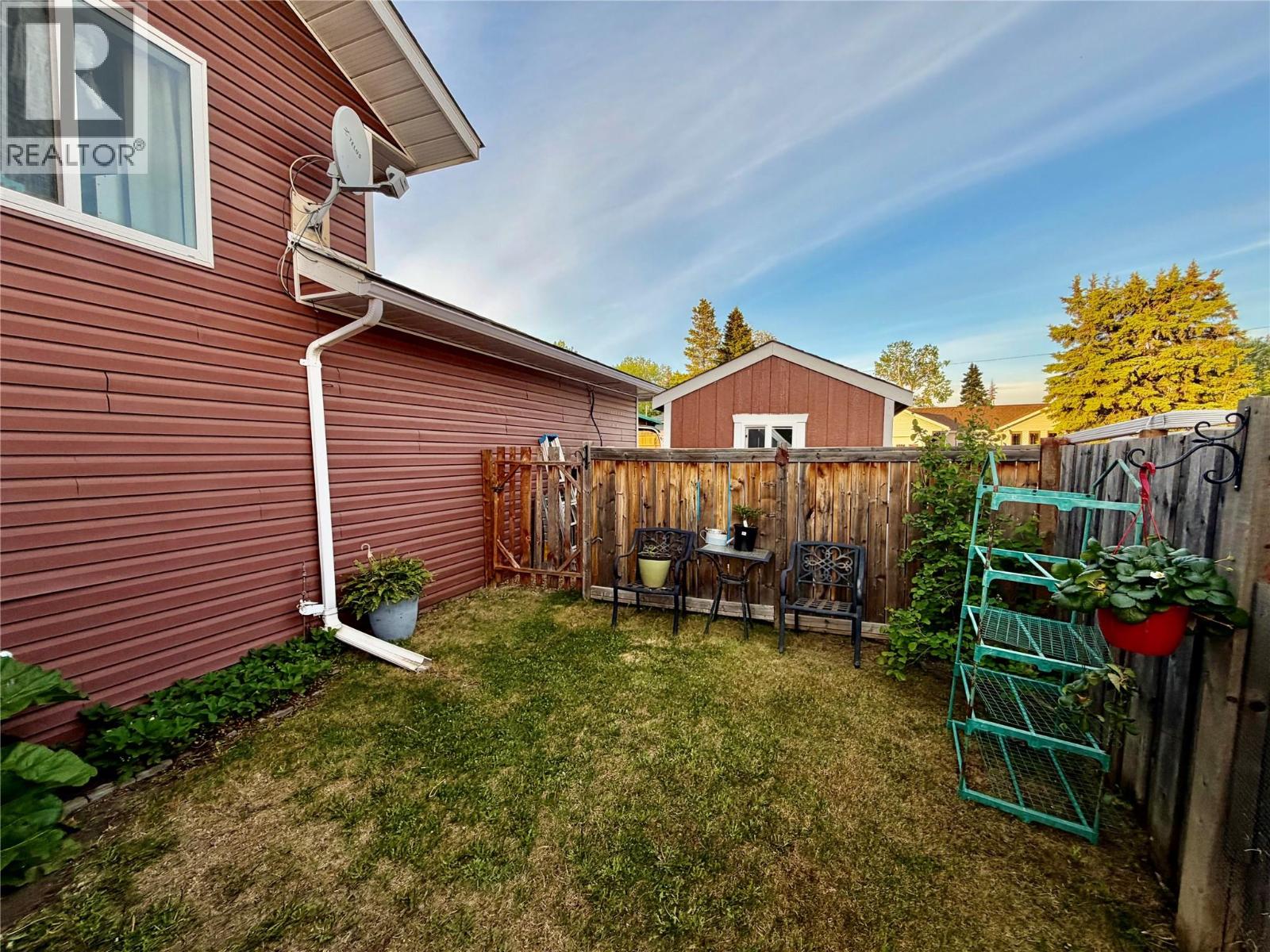 9005 19 Street - 38