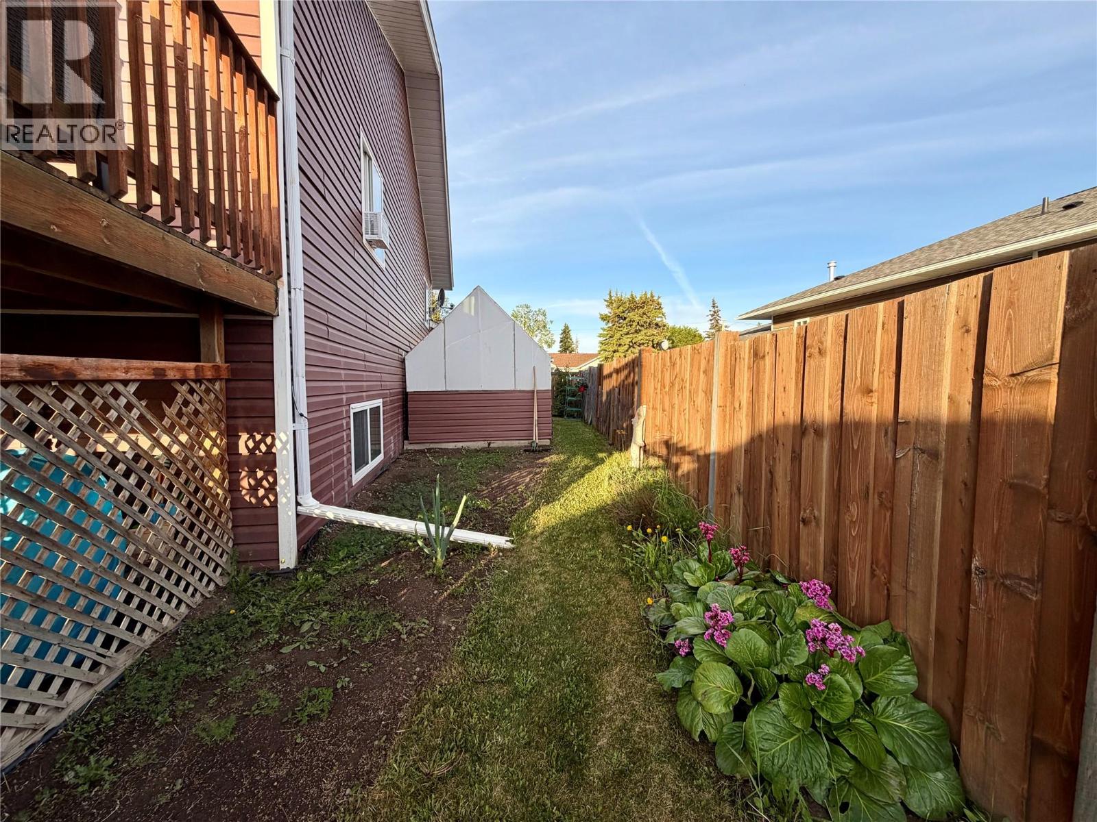 9005 19 Street - 35