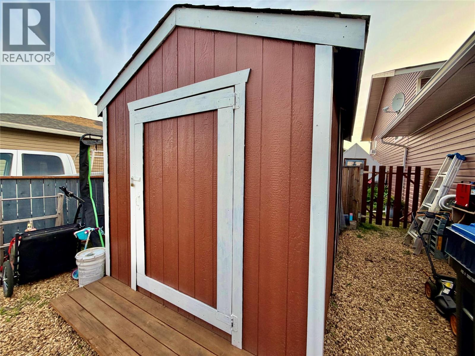 9005 19 Street - 39