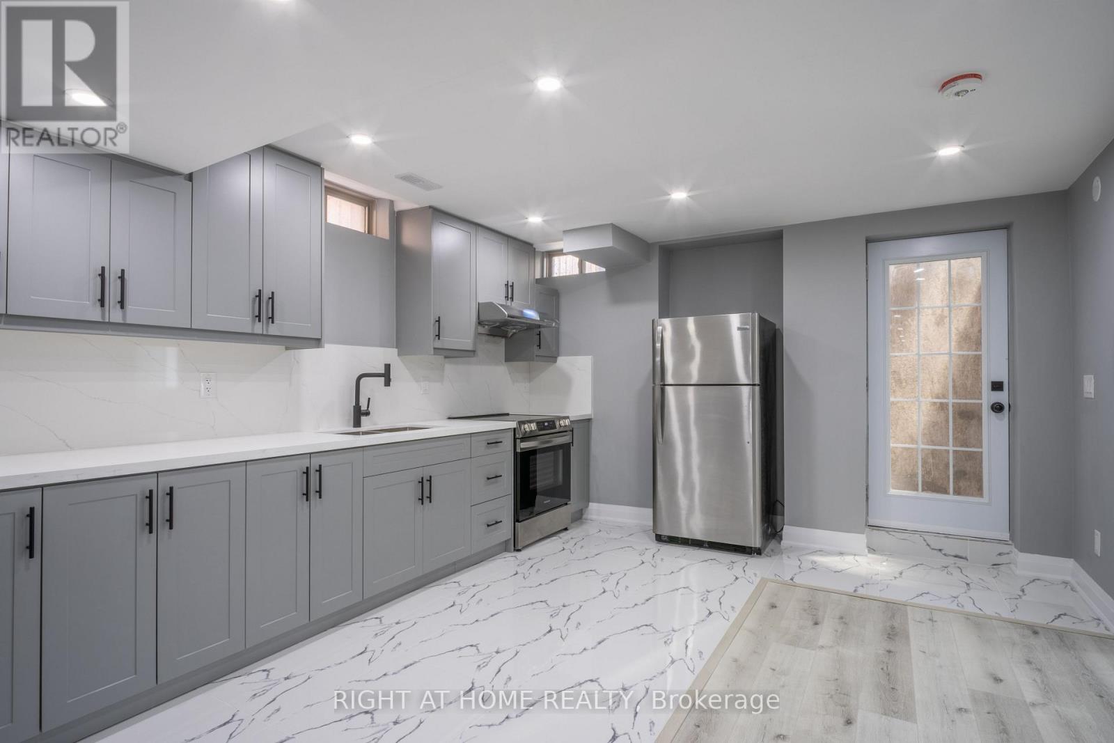136 DURHAMVIEW CRESCENT