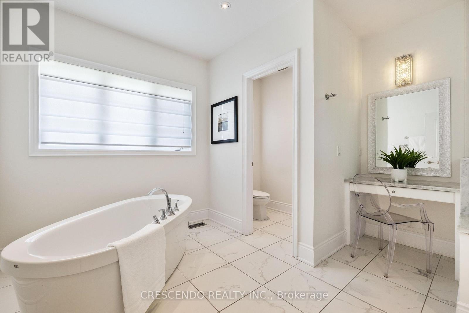 171 WOODGATE PINES DRIVE - 34