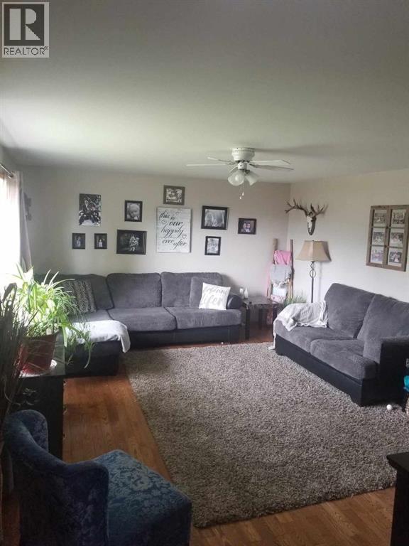 4904 52 St - photo 4