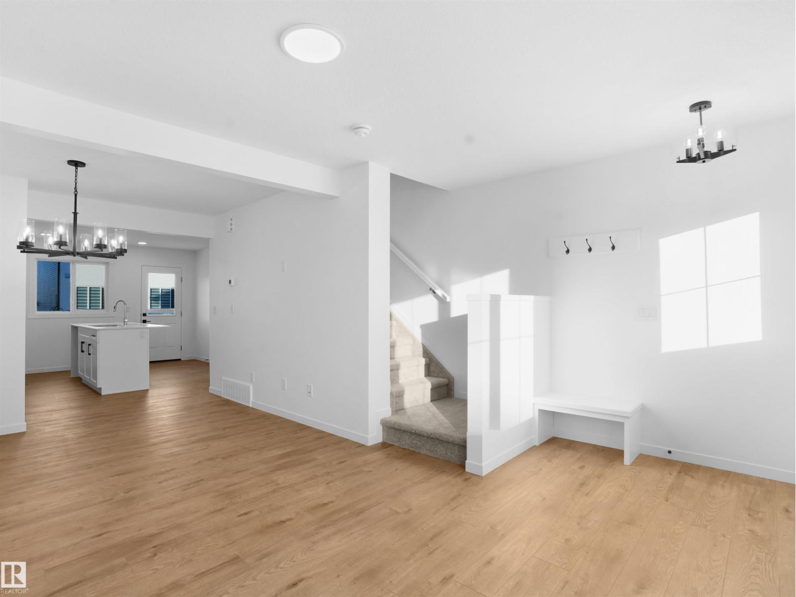 2 18640 18 AV NW - photo 3
