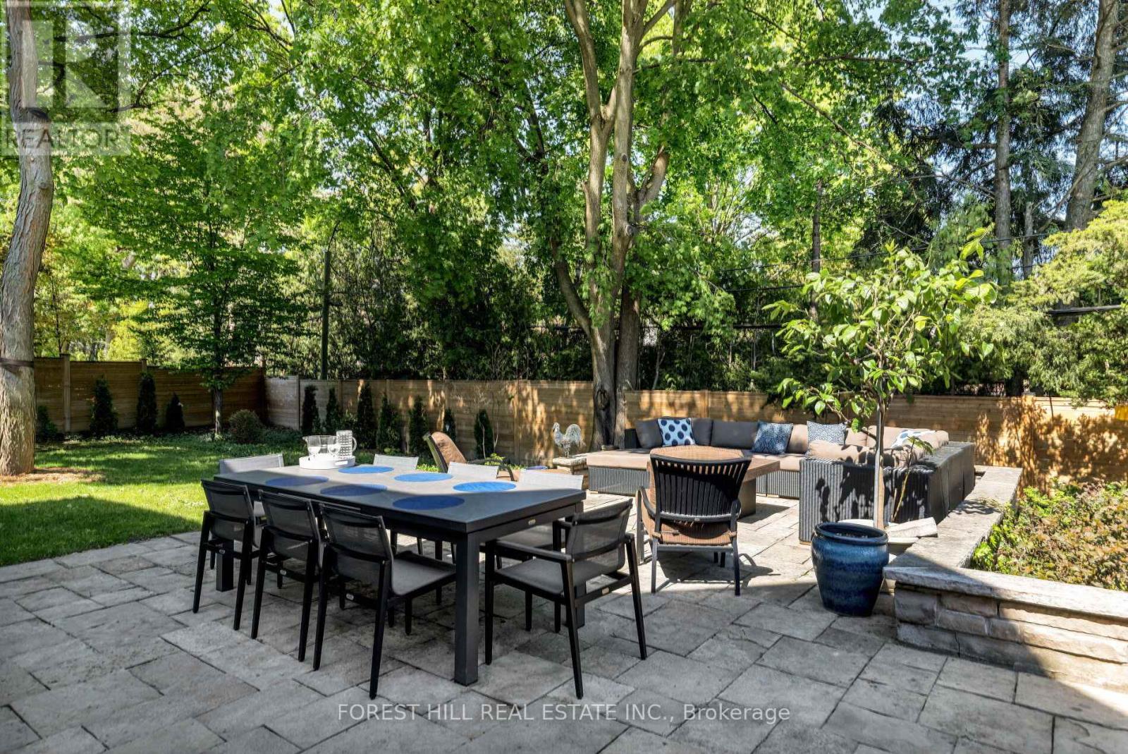 14 DENEWOOD CRESCENT - 32