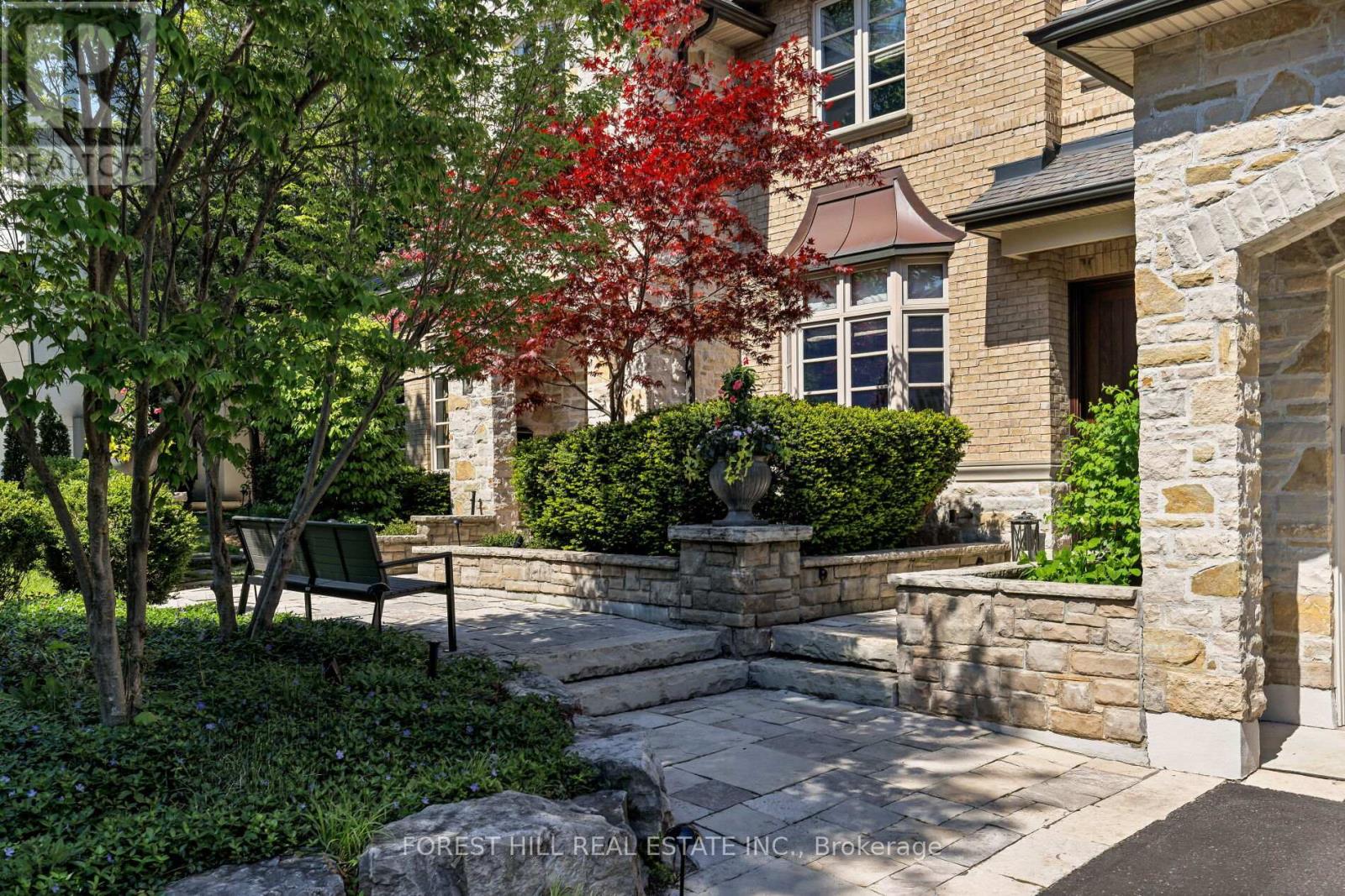 14 DENEWOOD CRESCENT - 44