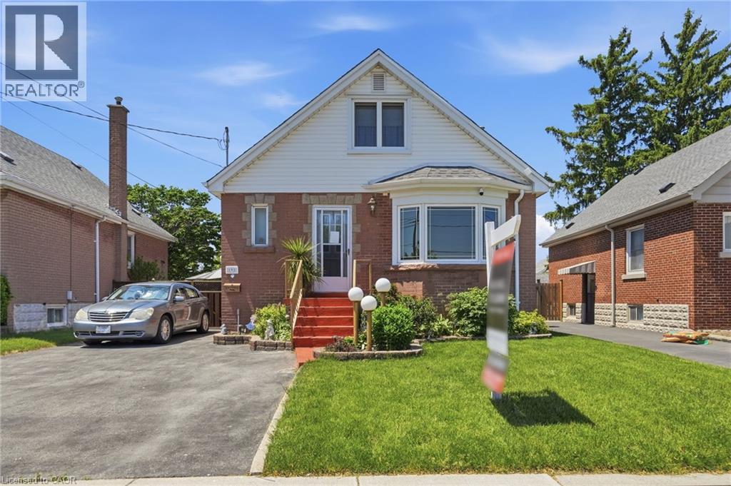 192 PARKDALE Avenue S - Image 2