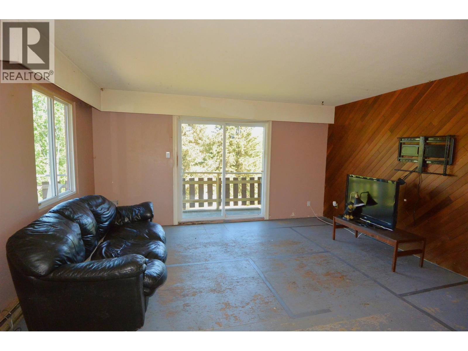 3686 VICTORIA Drive, Smithers