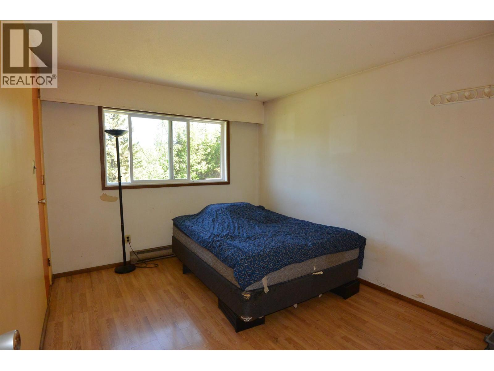 3686 VICTORIA DRIVE - 17