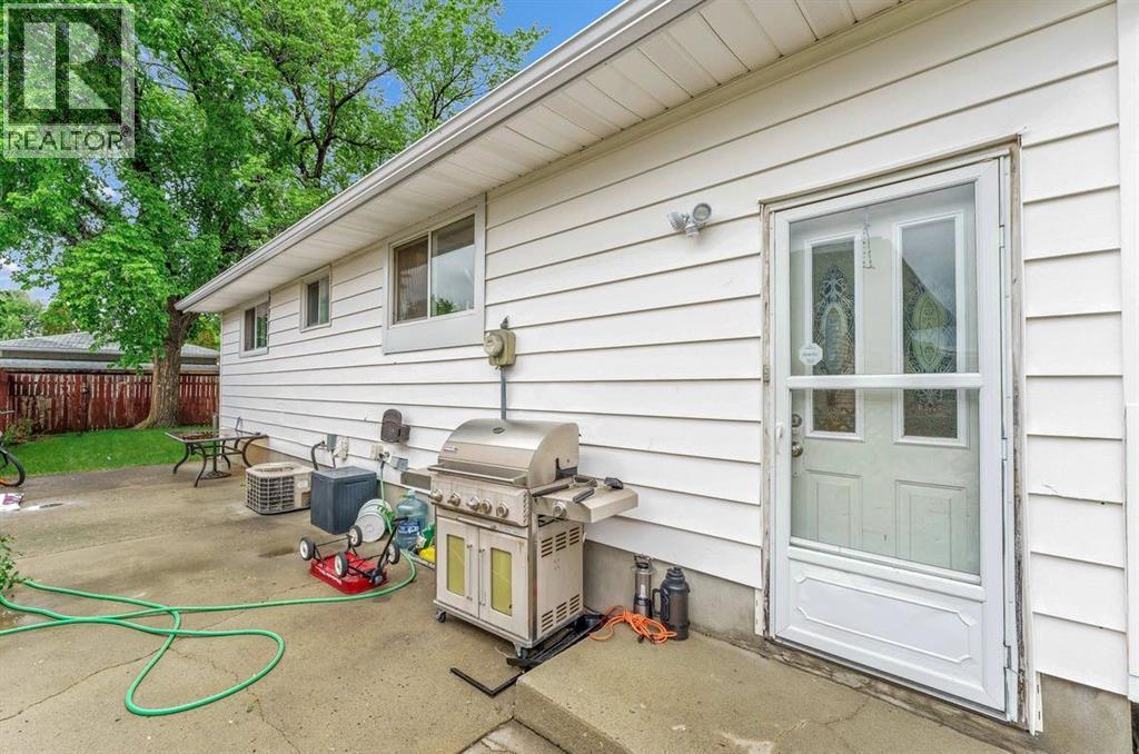 794 Black Boulevard NW - 10