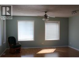Living room/Dining room - 503 5th Avenue  Ne, Manning, AB T0H2M0 Photo 7