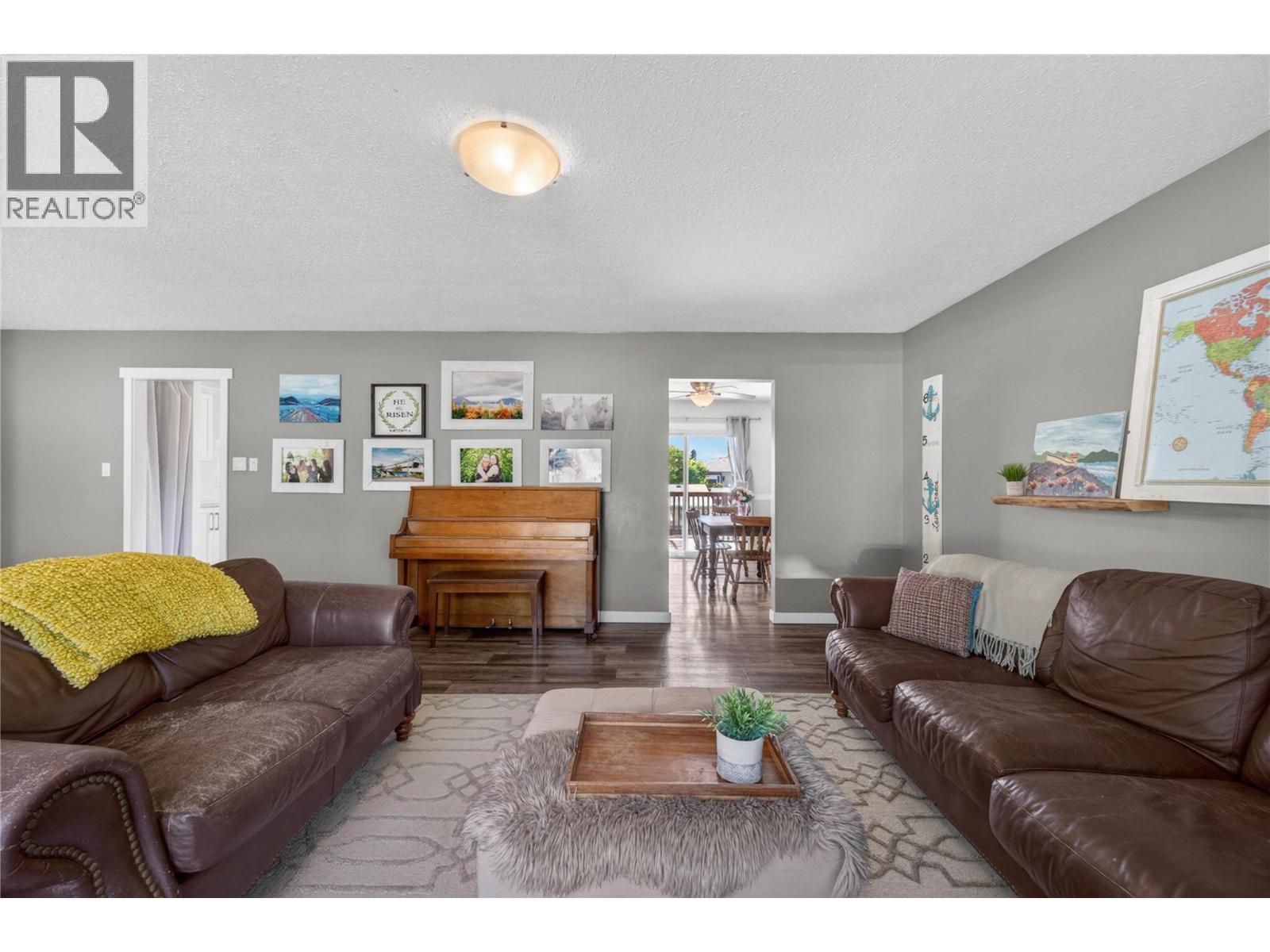 691 3 Street - 6