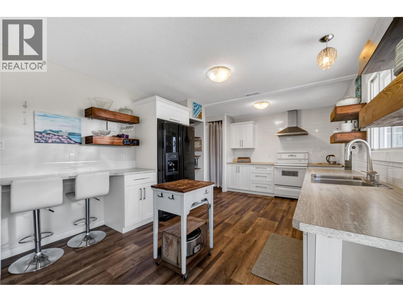 691 3 Street - 8