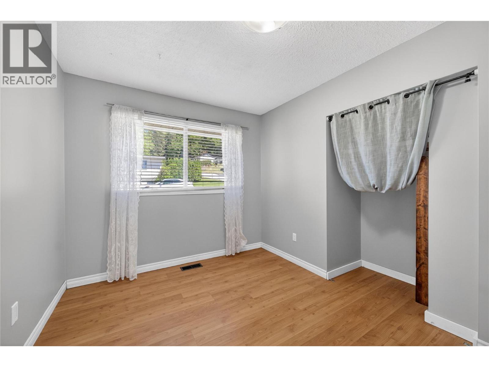 691 3 Street - 24