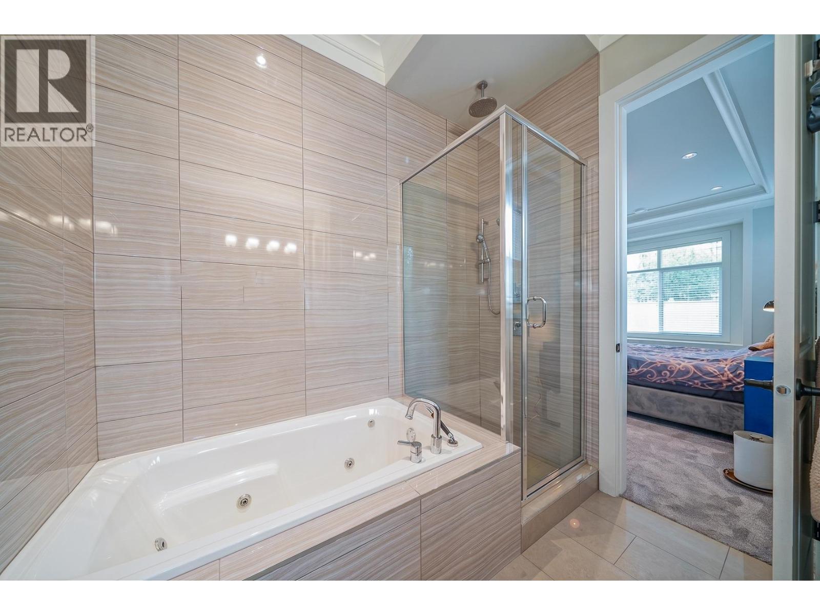 6 Bed, 7 Bath House for Sale in Richmond – 10320 DENNIS CRESCENT, Richmond – MLS# R3121073 - Image 38