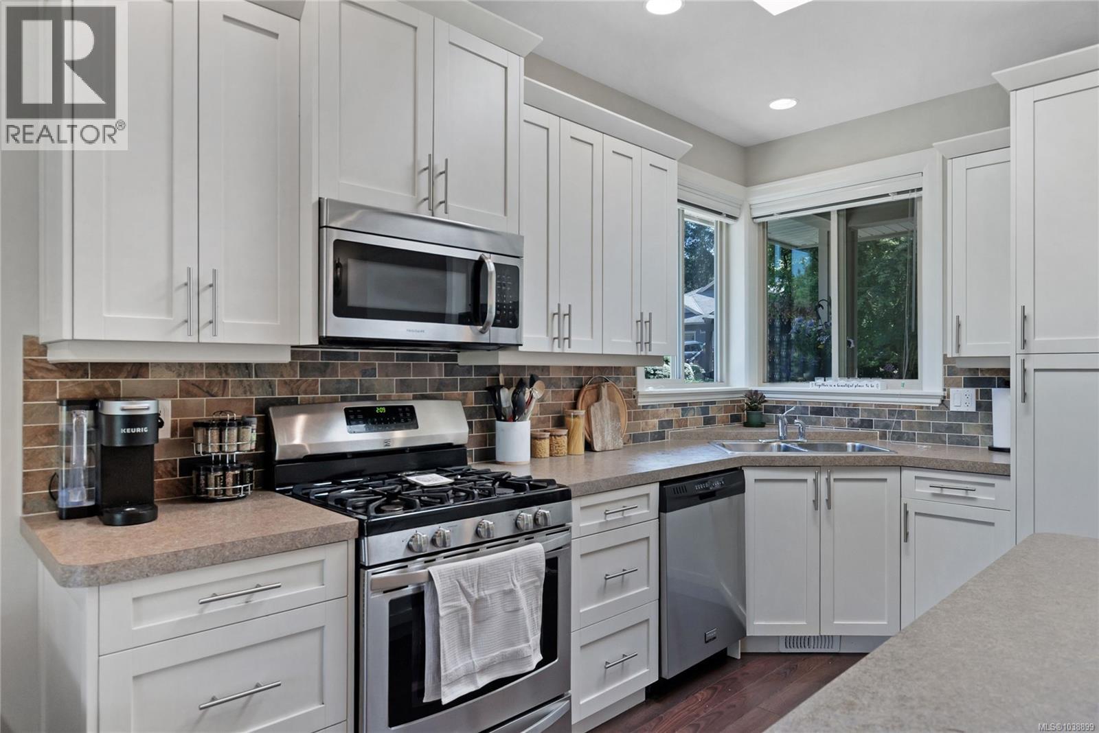 #102 4466 Stonebridge Pl - 13