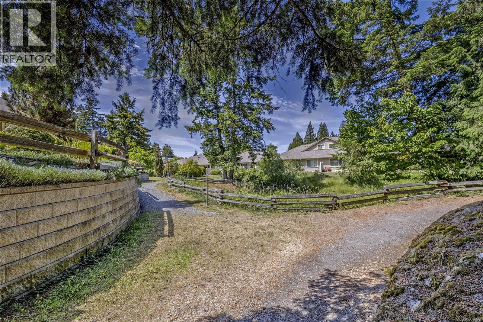 #102 4466 Stonebridge Pl - 29