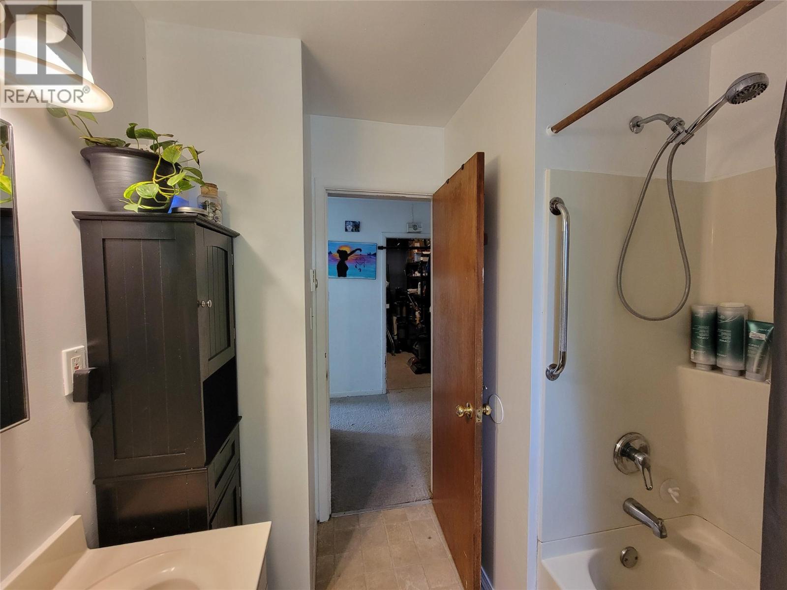 607A 5th Street, Keremeos