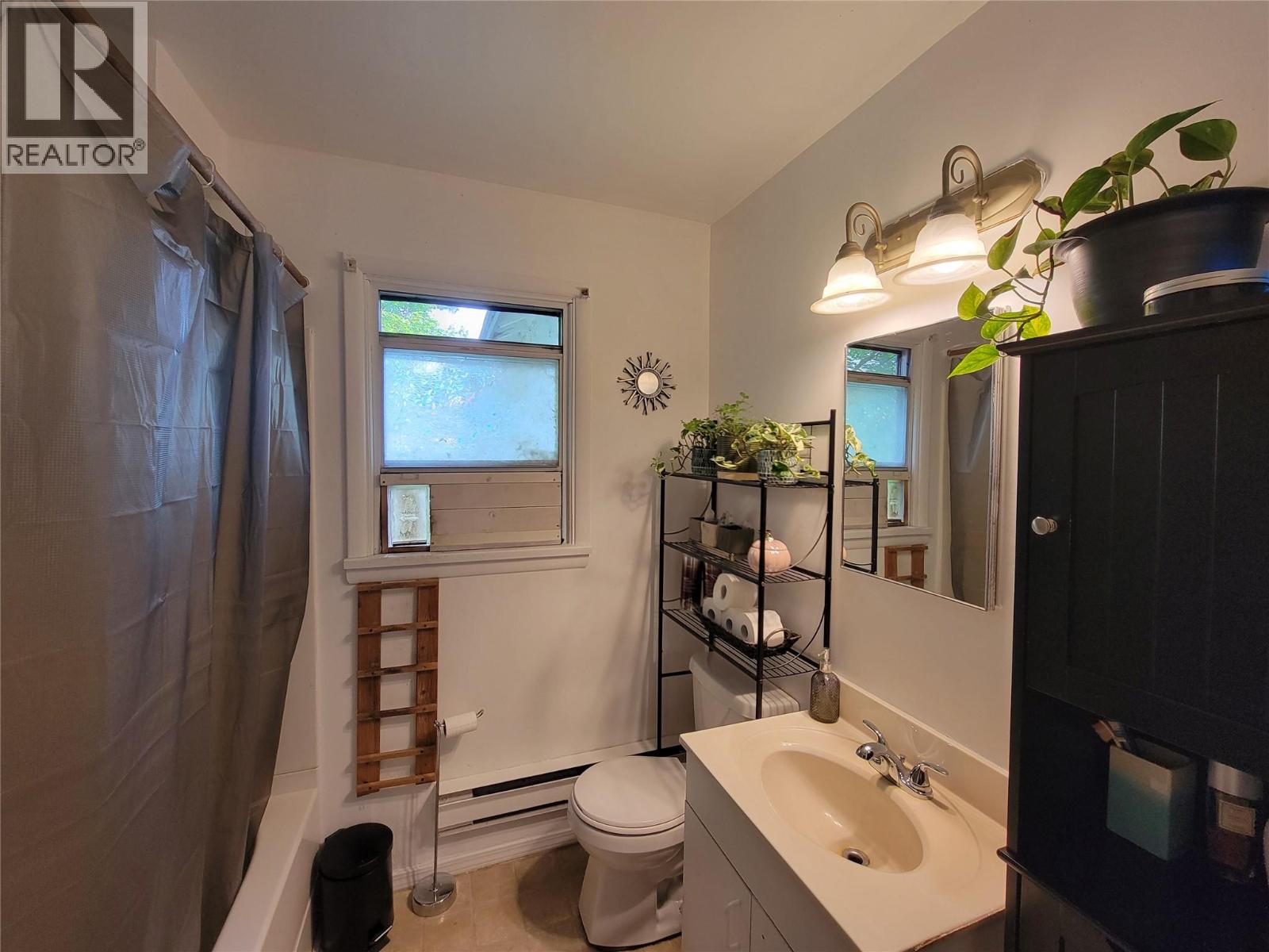 607A 5th Street, Keremeos