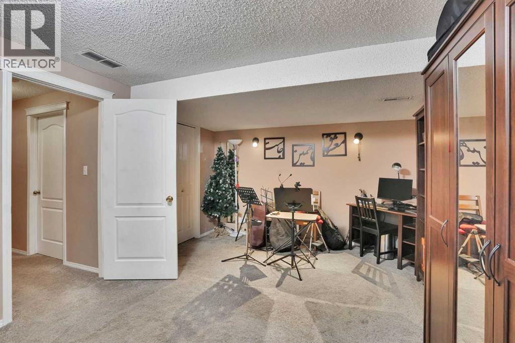 921 Arbour Lake Road NW - 40